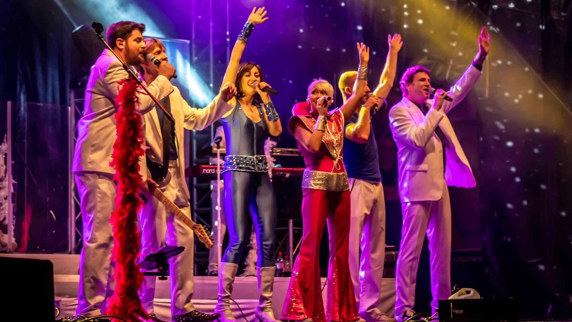 »Thank you for the music«: ABBA Fieber in der Weberei Gütersloh, 7. März 2025 »Thank you for the music«: ABBA Fieber in der Weberei Gütersloh, 7. März 2025