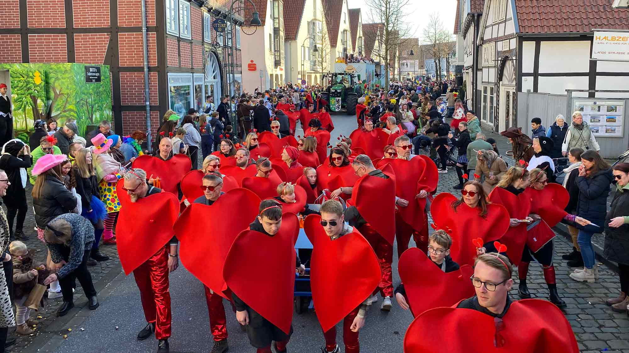Rheda Wiedenbrück: Rosenmontagszug, Ausbau der Fontainestraße, Ordnungsamt rundum zufrieden
