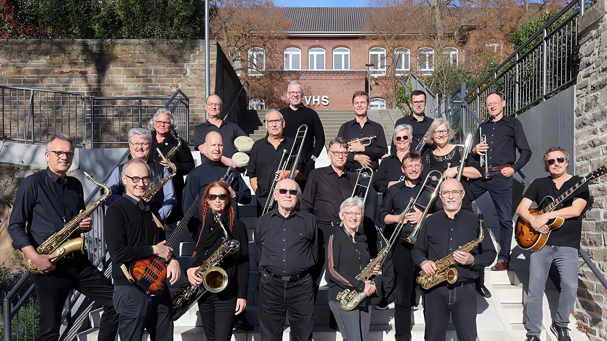 Musikschule Mönchengladbach: »Swing & more«. Frühjahrskonzert der Very Hot Stuff Big Band mit Anna Larsen, 29. März 2025 Musikschule Mönchengladbach: »Swing & more«. Frühjahrskonzert der Very Hot Stuff Big Band mit Anna Larsen, 29. März 2025