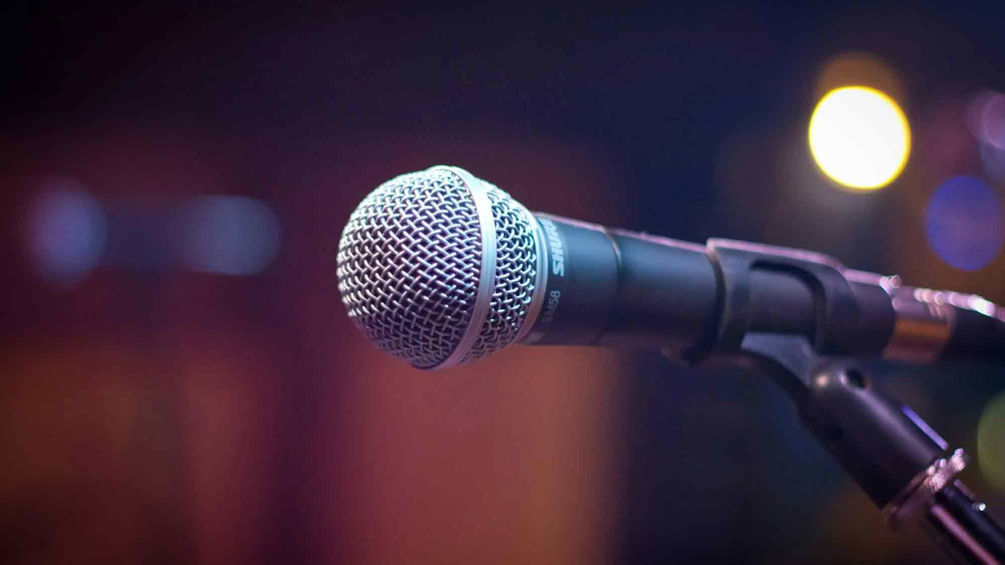 Poetry Slam am Freitag, 21. März 2025, in der Peter August Böckstiegel Gesamtschule Borgholzhausen