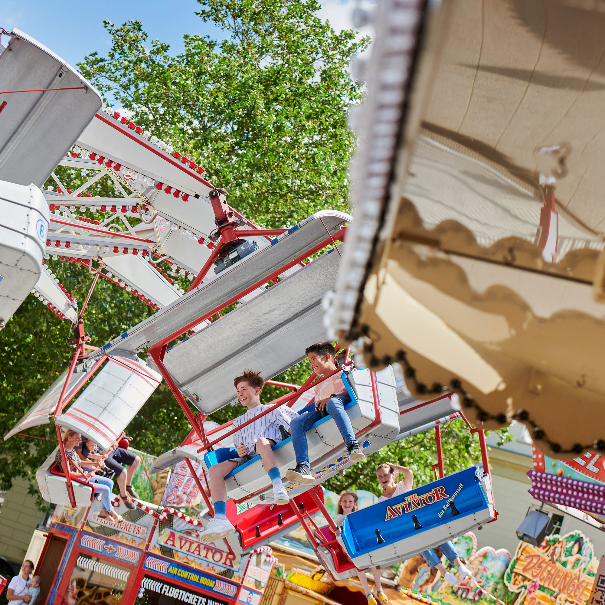 Detmold: Frühjahrskirmes und Frühlingsfest mit verkaufsoffenem Sonntag, 4. bis 7. April 2025 Detmold: Frühjahrskirmes und Frühlingsfest mit verkaufsoffenem Sonntag, 4. bis 7. April 2025
