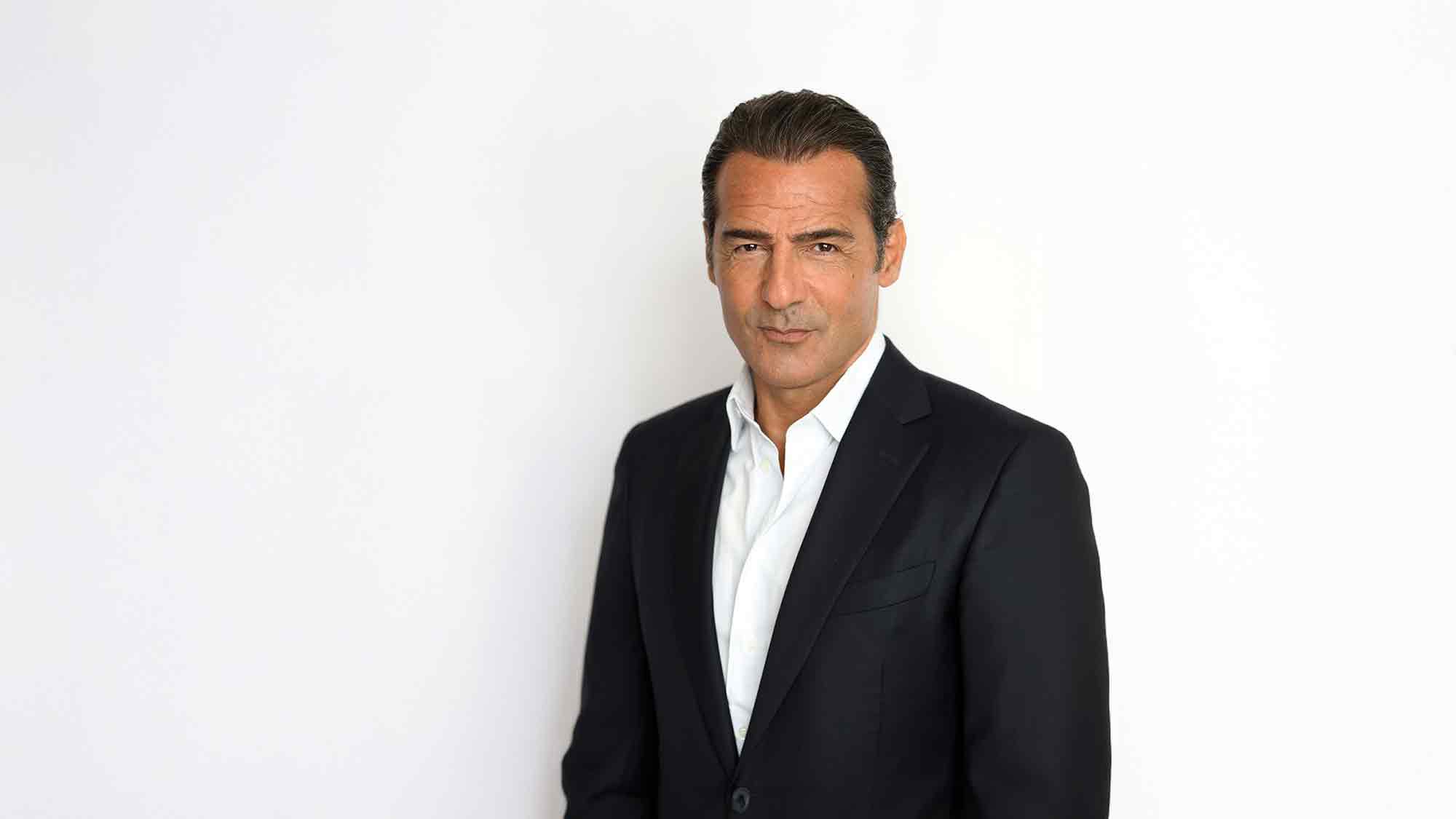 Erol Sander wird bei den Bad Hersfelder Festspielen (20. Juni bis 18. August 2025) in Joern Hinkels &raquo;Sommernachtsträume&laquo; spielen