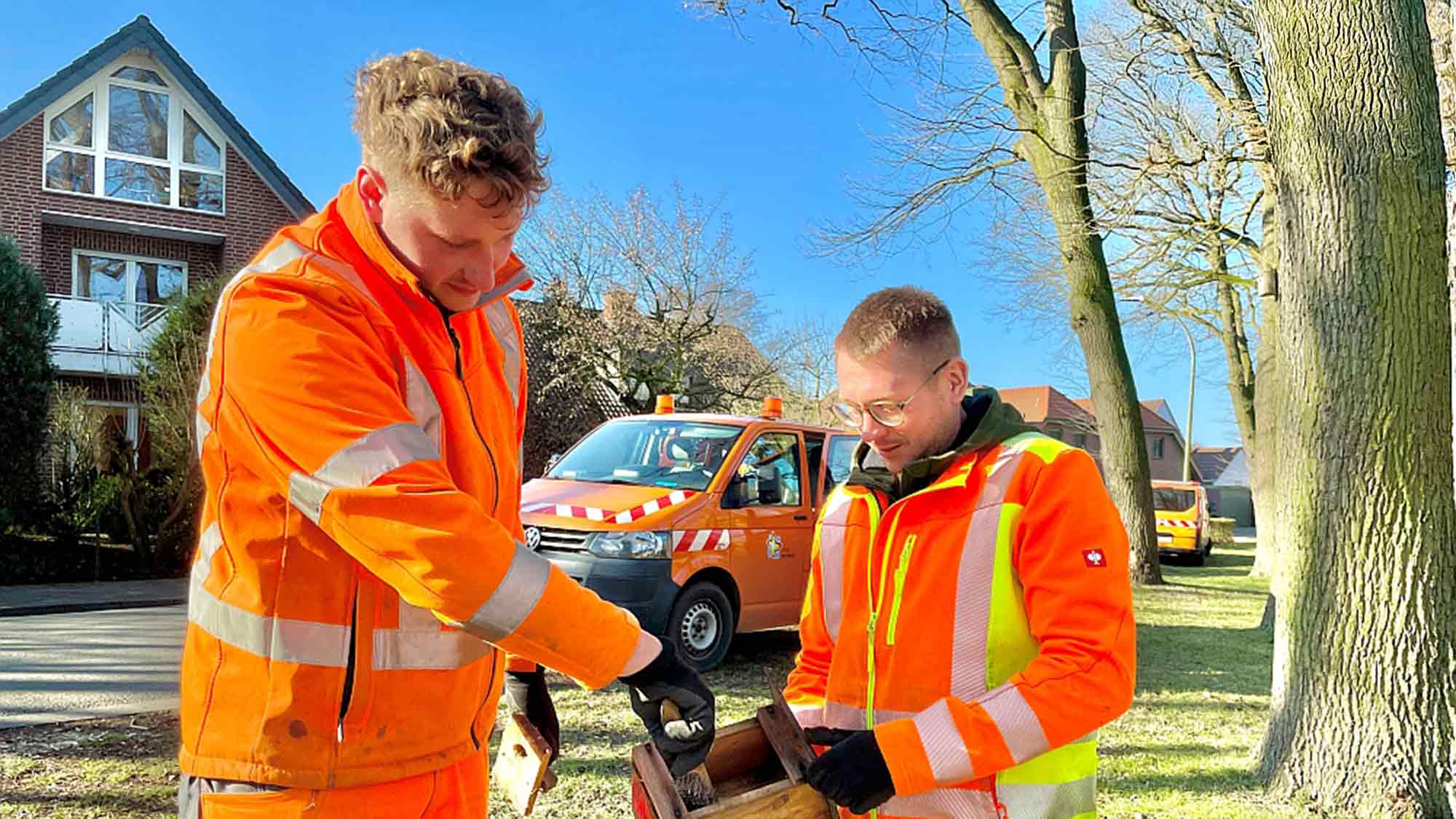 Wohnraum für Rietbergs Vogelwelt: Bauhof Mitarbeiter reinigen jedes Jahr mehr als 100 Kästen Wohnraum für Rietbergs Vogelwelt: Bauhof Mitarbeiter reinigen jedes Jahr mehr als 100 Kästen