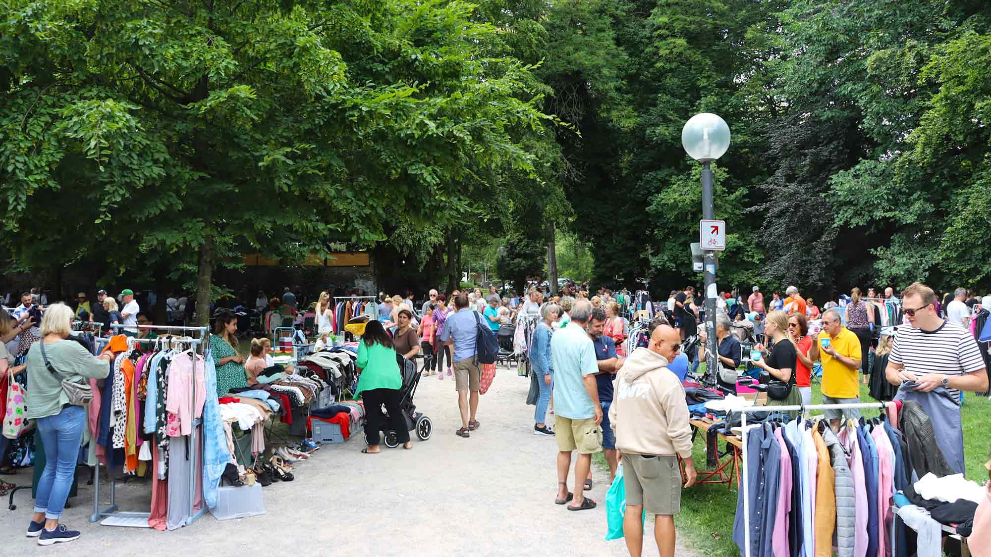 Trödeln im Weberei Park Gütersloh – »Weberei Kiezklüngel« startet in die Outdoorsaison, 27. April 2025 Trödeln im Weberei Park Gütersloh – »Weberei Kiezklüngel« startet in die Outdoorsaison, 27. April 2025