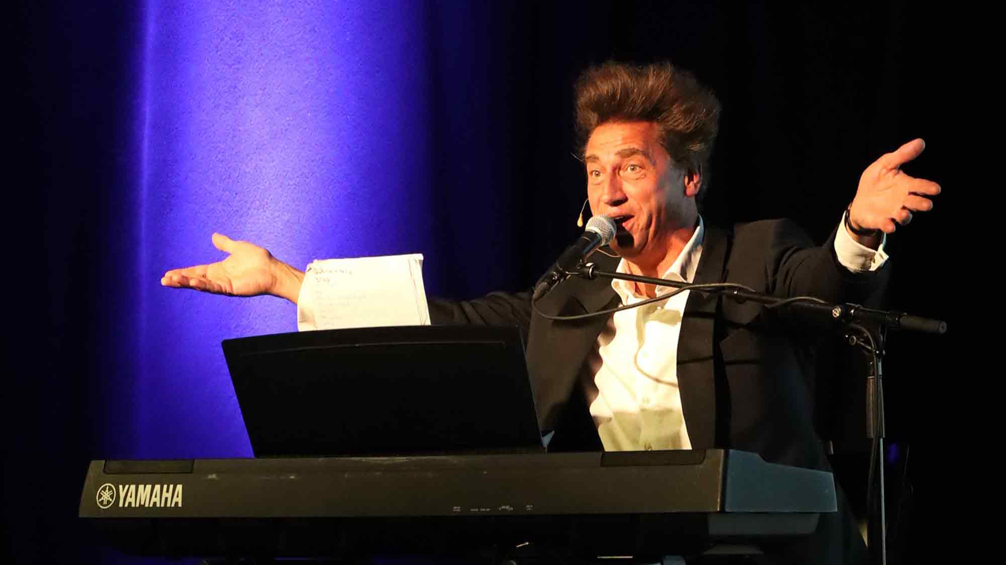 Weberei Gütersloh: Große Rudelsingparty im Bürgerkiez &raquo;Die Webe singt in den Mai&laquo;, 30. April 2025