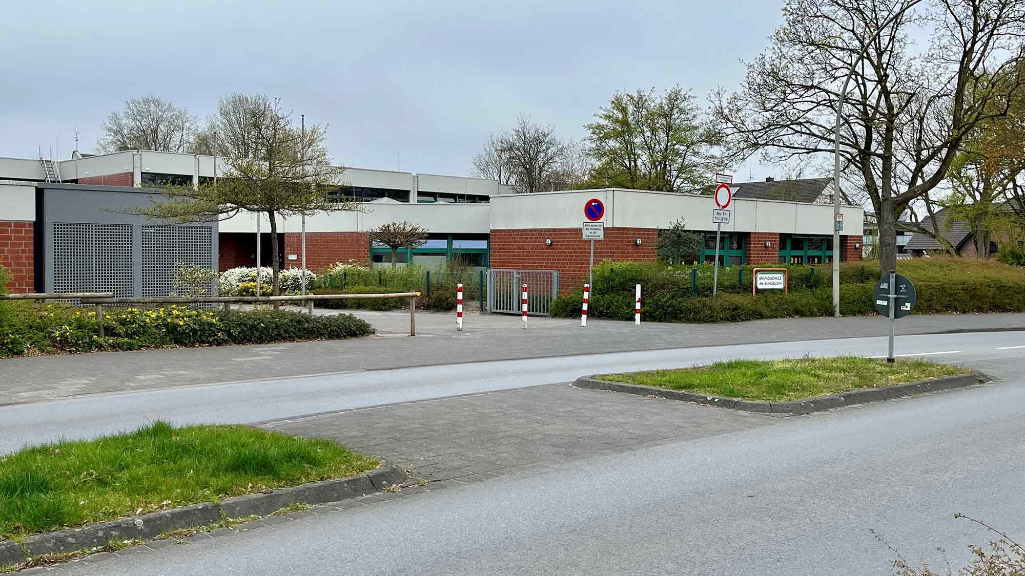 Verl Fußgängerampel an der #Grundschule Am Bühlbusch – Bauarbeiten beginnen am 14. April 2025 Verl Fußgängerampel an der #Grundschule Am Bühlbusch – Bauarbeiten beginnen am 14. April 2025