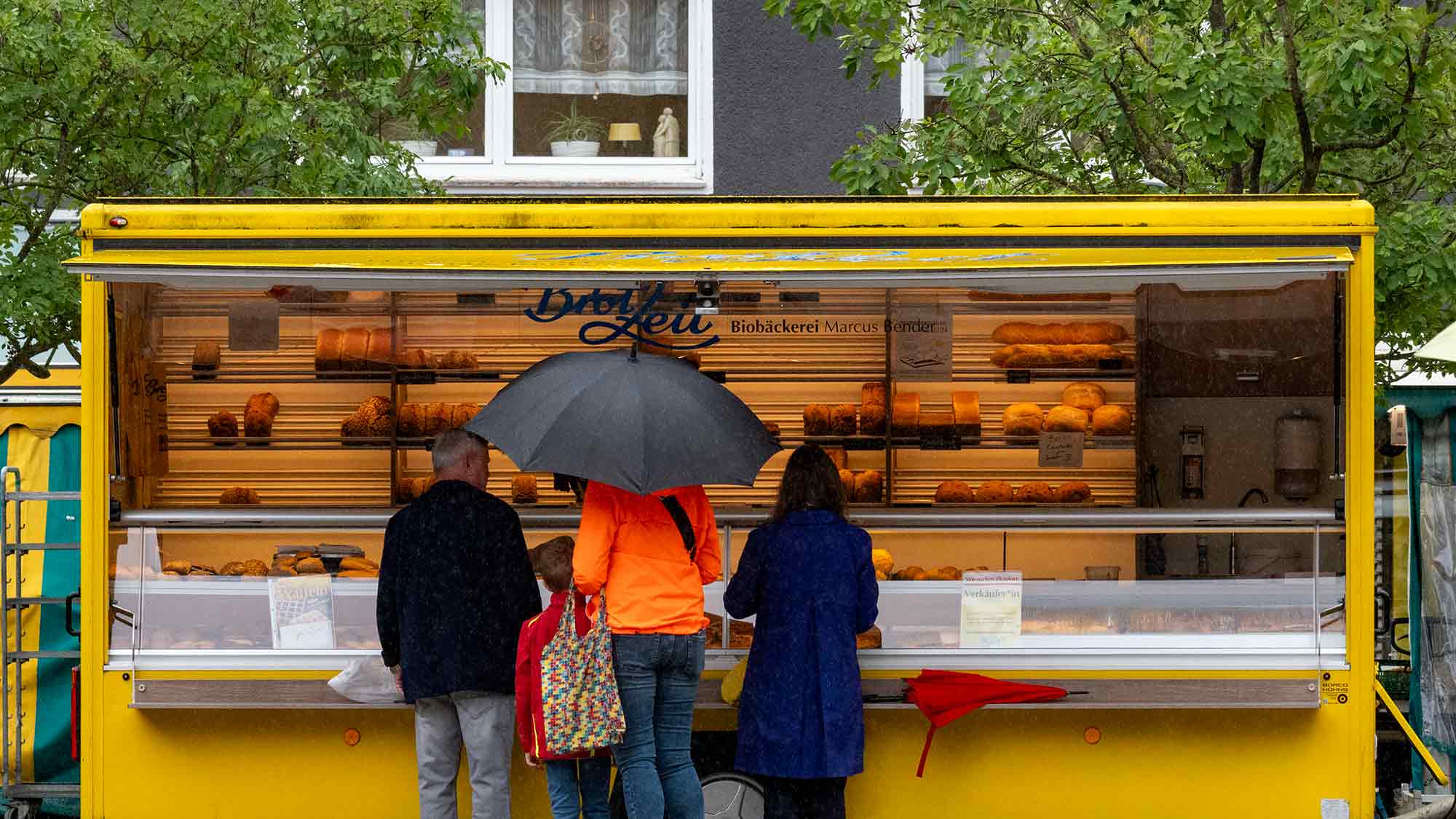 »BrotZeit« Bender auf dem Wochenmarkt Gütersloh – handwerkliche Biobäckerei mit regionalem Fokus »BrotZeit« Bender auf dem Wochenmarkt Gütersloh – handwerkliche Biobäckerei mit regionalem Fokus