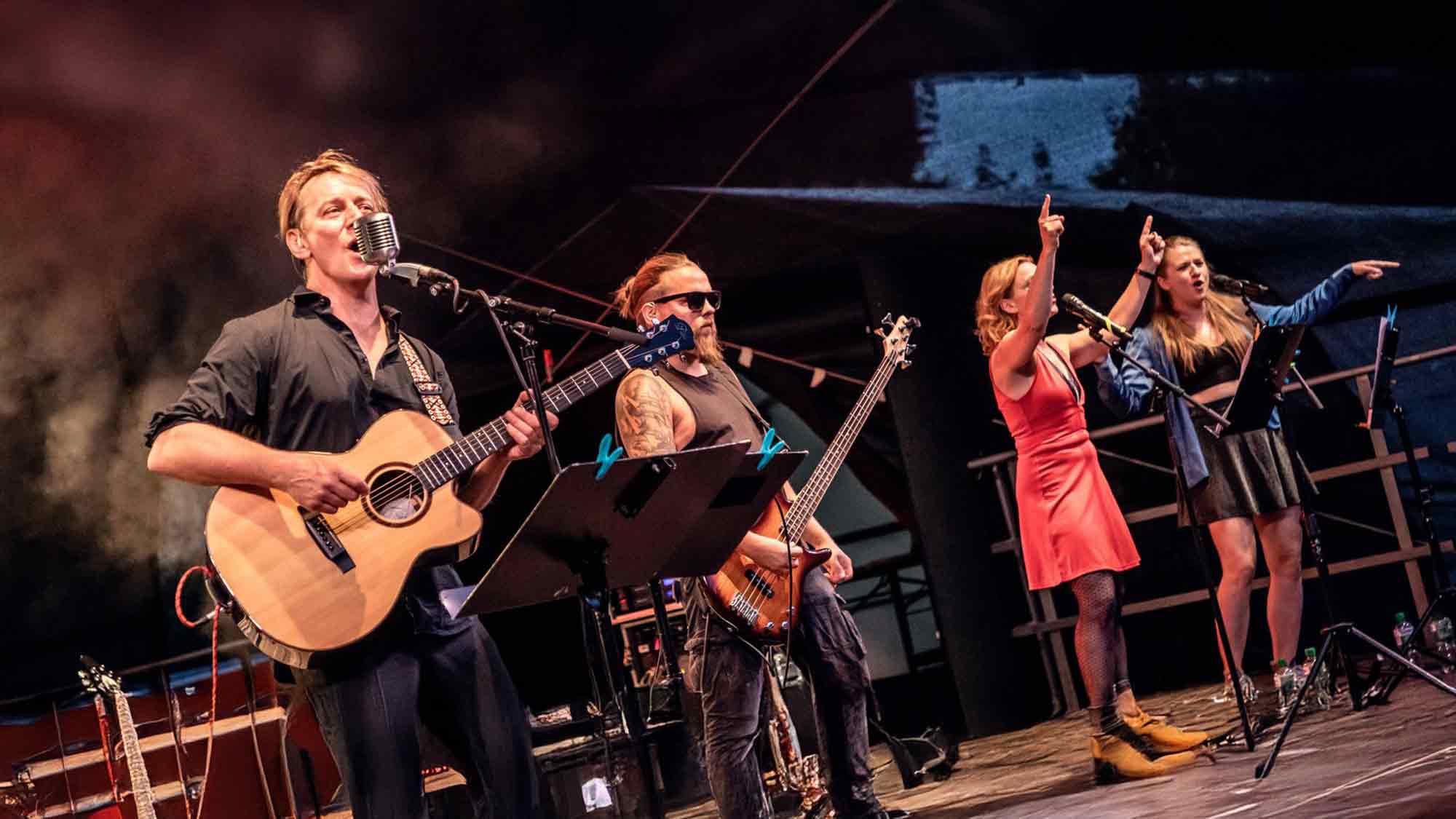 Sprachliche Kreativität der trifft auf Rockmusik und Klassik – der Juni 2025 im Detmolder Sommertheater Sprachliche Kreativität der trifft auf Rockmusik und Klassik – der Juni 2025 im Detmolder Sommertheater