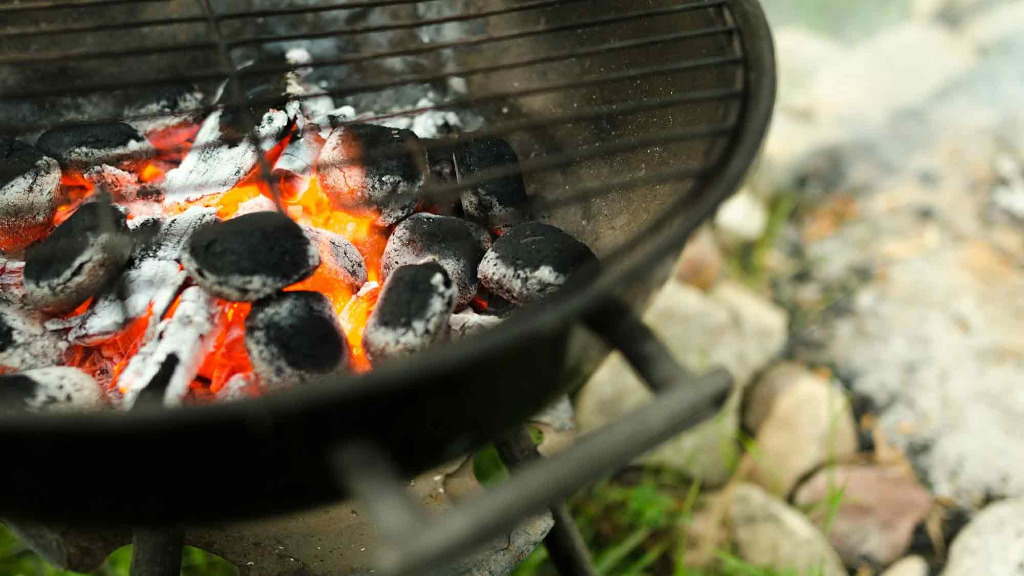 Teures Sommervergnügen: Diese Bußgelder drohen für Grillen, Pinkeln und Müllsünden