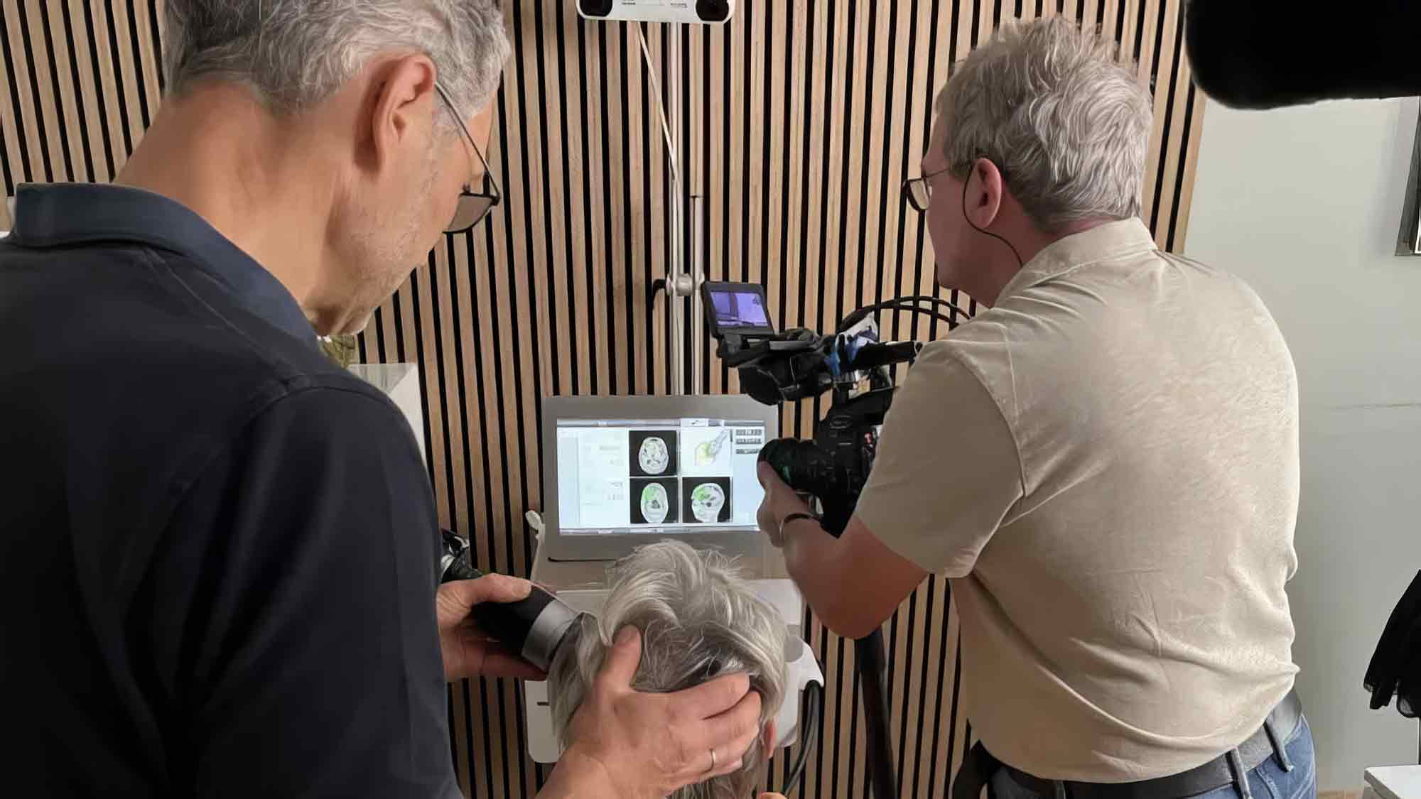 TV Tipp zu neuer Alzheimer Therapie: Fernseh Reportage zur Transkraniellen Pulsstimulation (TPS) TV Tipp zu neuer Alzheimer Therapie: Fernseh Reportage zur Transkraniellen Pulsstimulation (TPS)