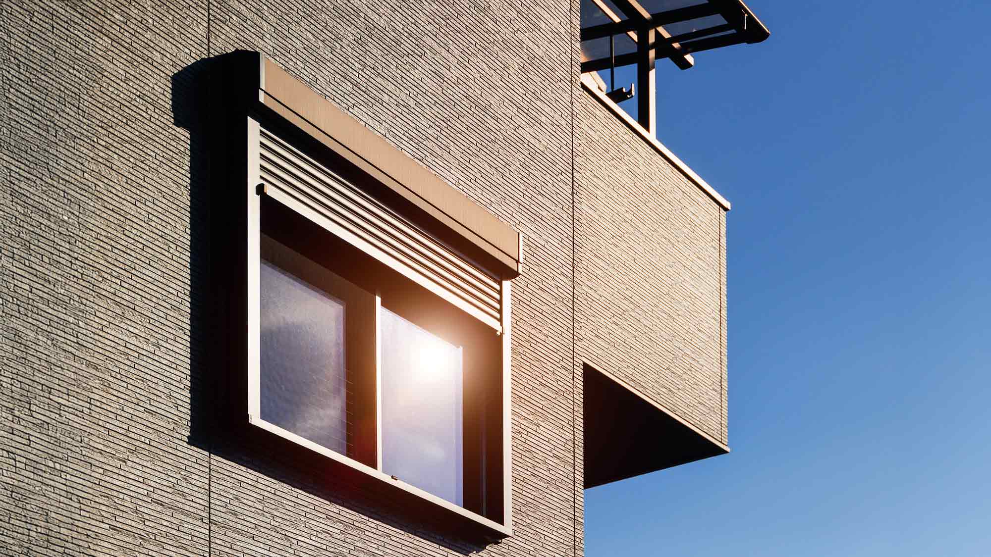 Verbraucherzentrale NRW: Wenn die Hitze kommt – Tipps für kühle 4 Wände in Haus und Wohnung
