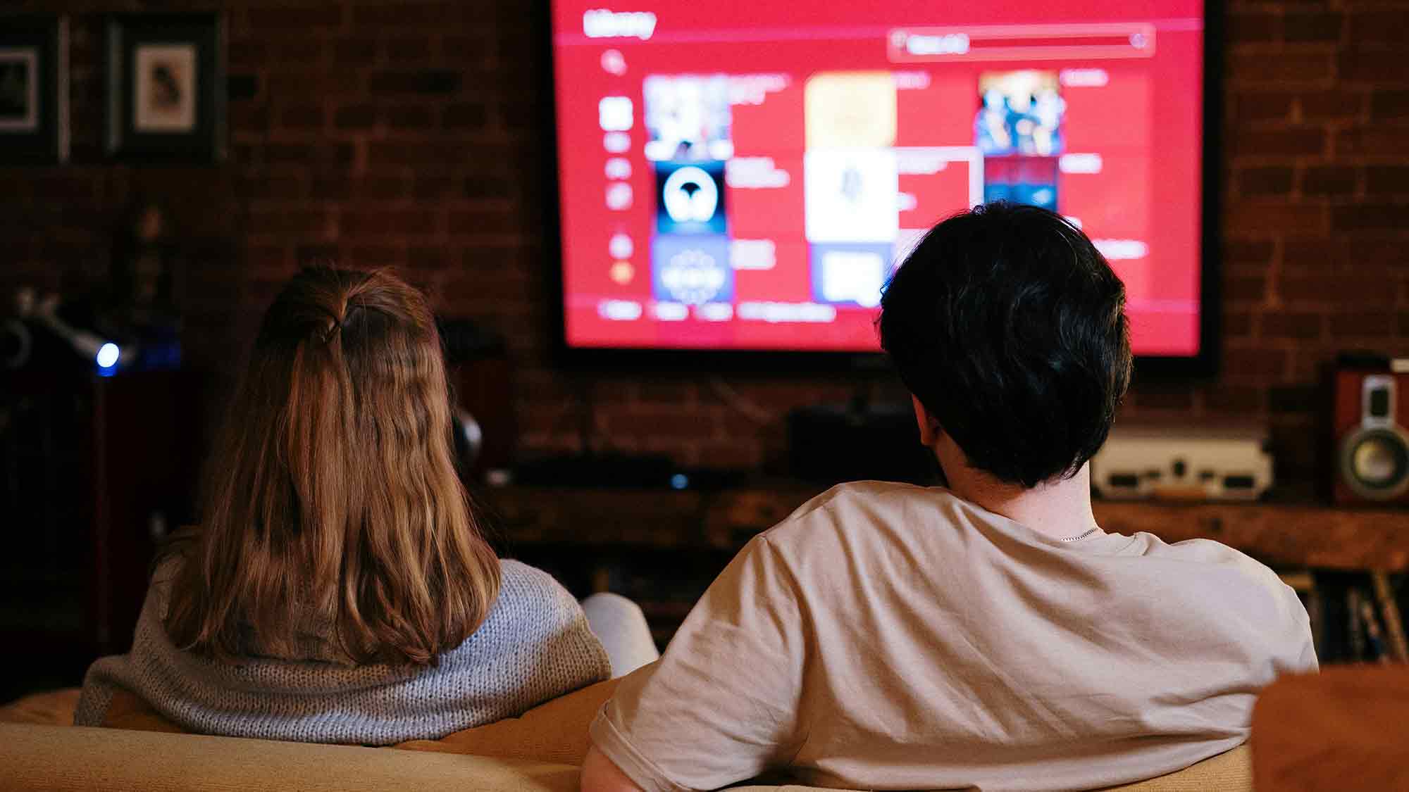 Lautsprecher für Fernseher: So verbessern Sie den Sound Ihres Fernsehgeräts