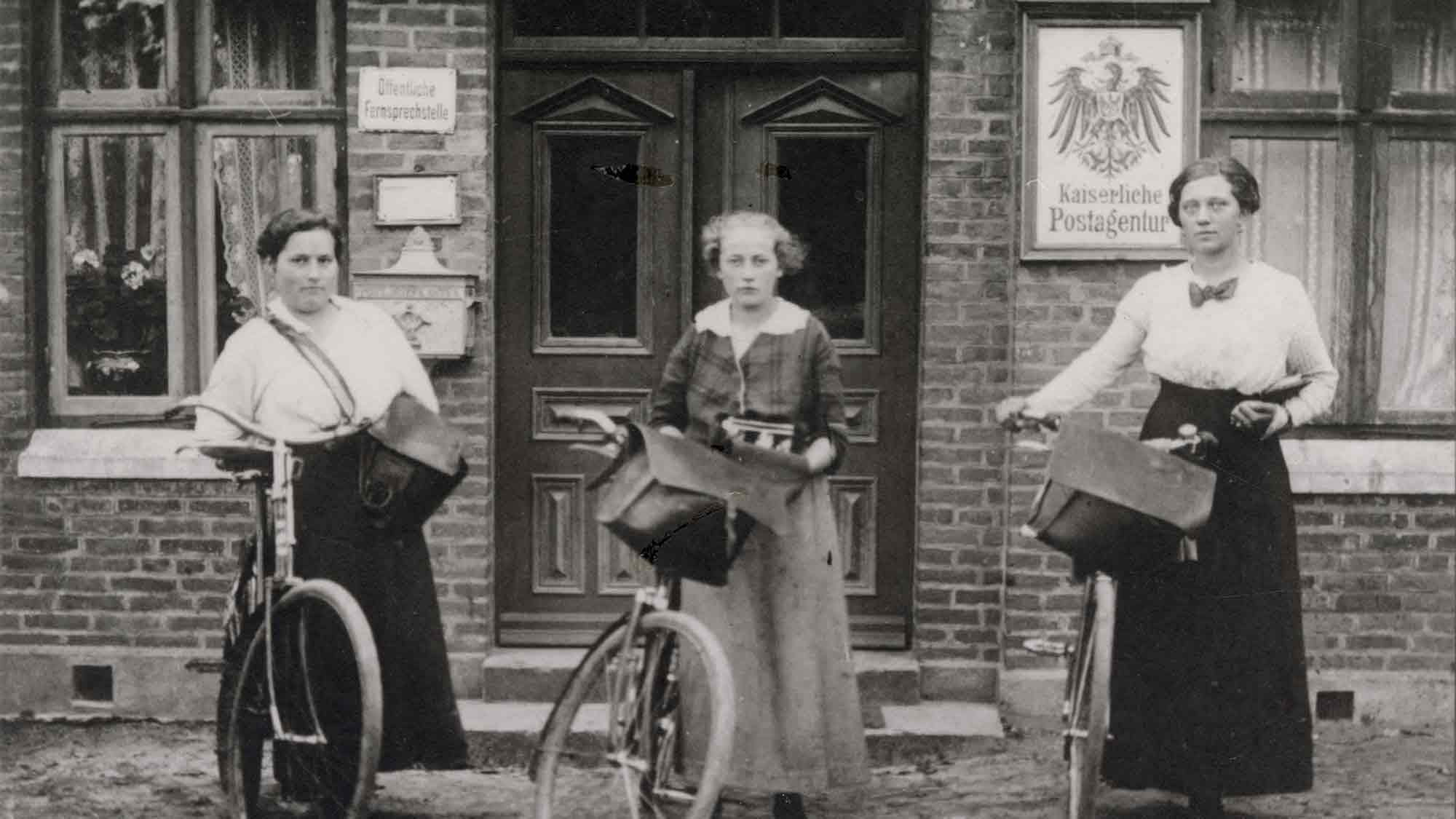 Museum für Kommunikation (MFK) Berlin: »Niemals radlos. Das Fahrrad bei der Post«, 27. Februar bis 23. August 2026 Museum für Kommunikation (MFK) Berlin: »Niemals radlos. Das Fahrrad bei der Post«, 27. Februar bis 23. August 2026