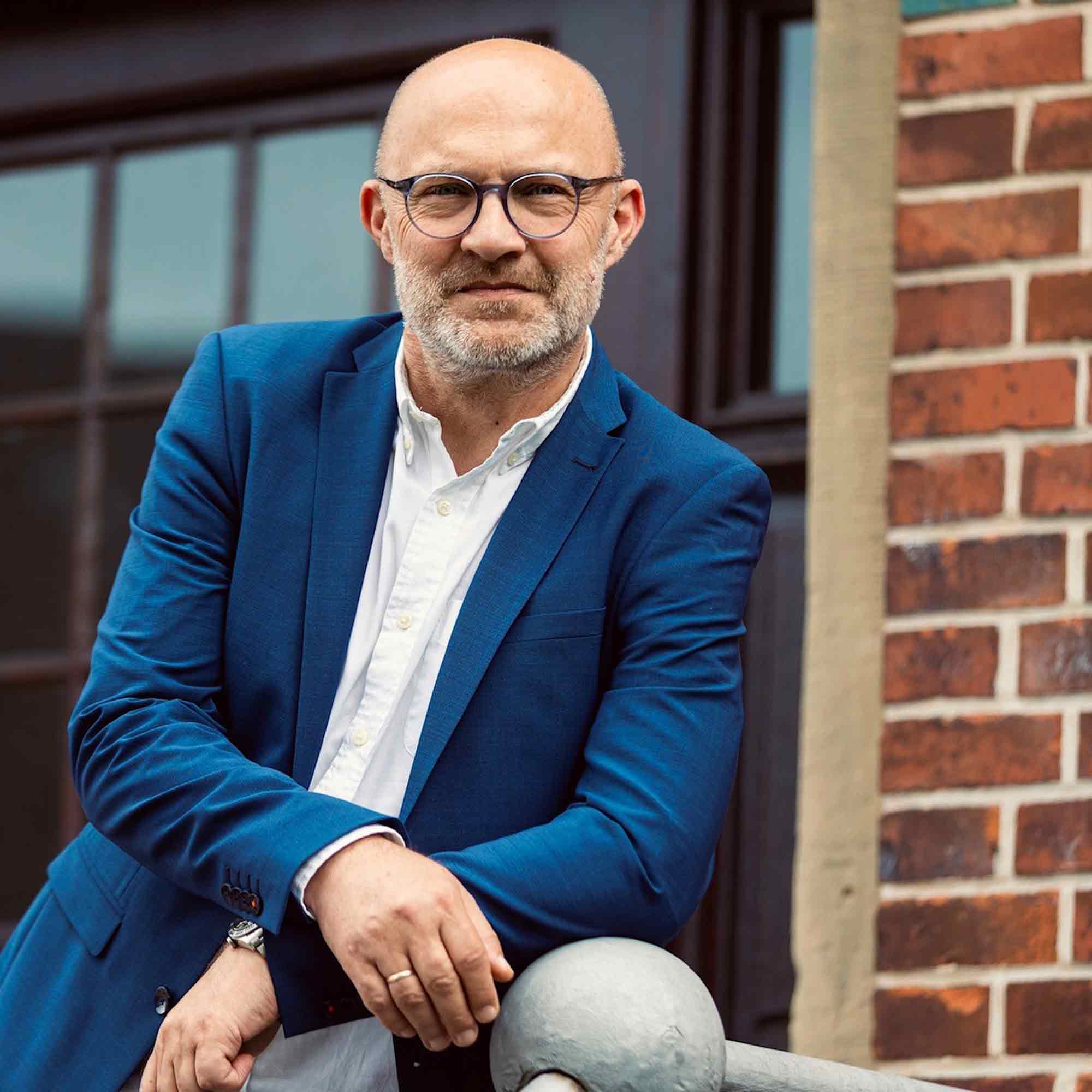 Sven Koch liest aus seinem aktuellen Kriminalroman »Dünenwut« am 21. Mai 2026 in der Stadtbibliothek Detmold Sven Koch liest aus seinem aktuellen Kriminalroman »Dünenwut« am 21. Mai 2026 in der Stadtbibliothek Detmold