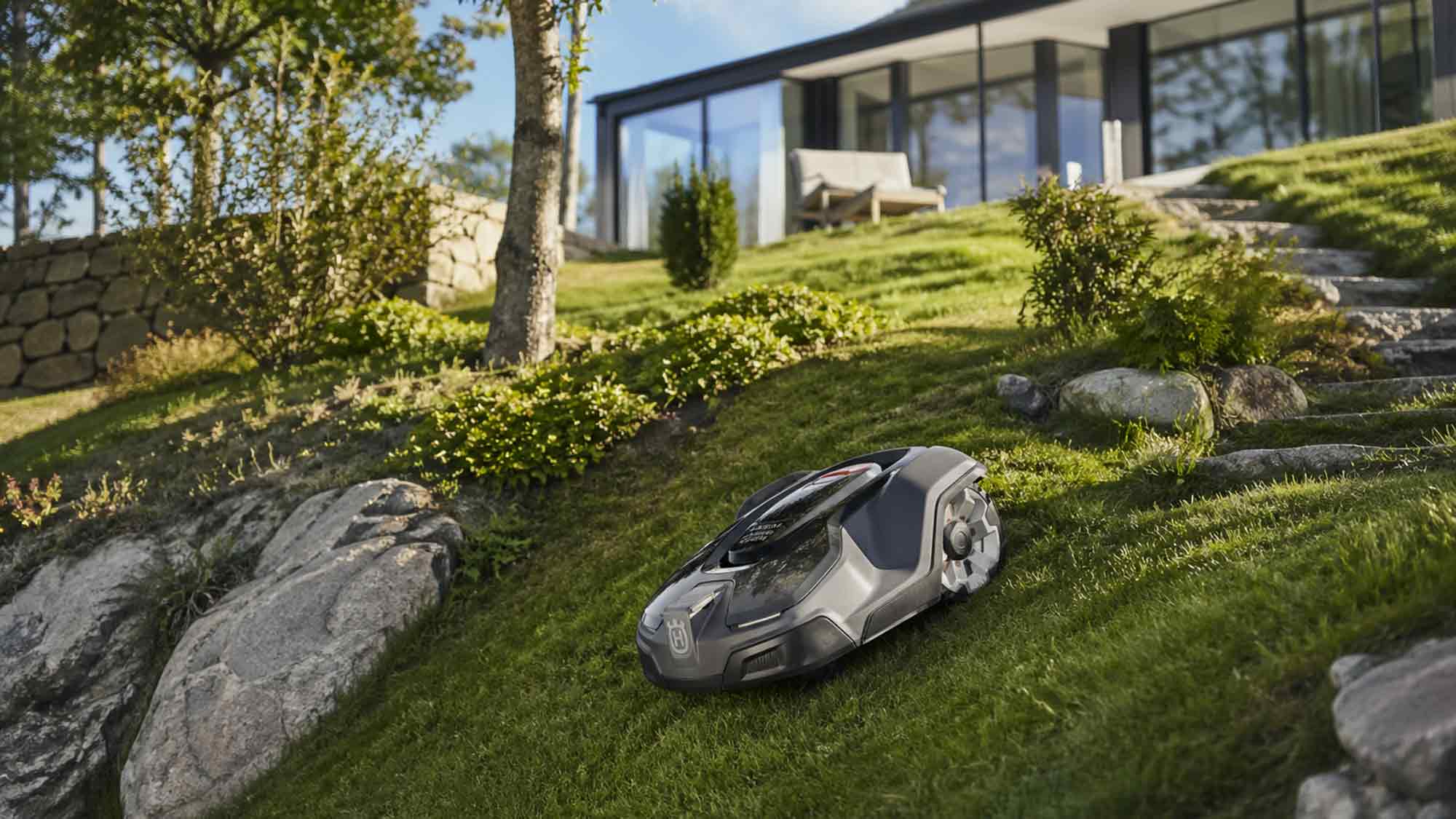 Wie lässt sich schwieriges Gelände im Garten effizient mähen? Ein Blick in die Zukunft der Rasenpflege Wie lässt sich schwieriges Gelände im Garten effizient mähen? Ein Blick in die Zukunft der Rasenpflege