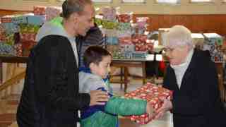 Weihnachtspäckchenaktion »Kinder in Not«: Gütersloher Tradition geht 2026 weiter