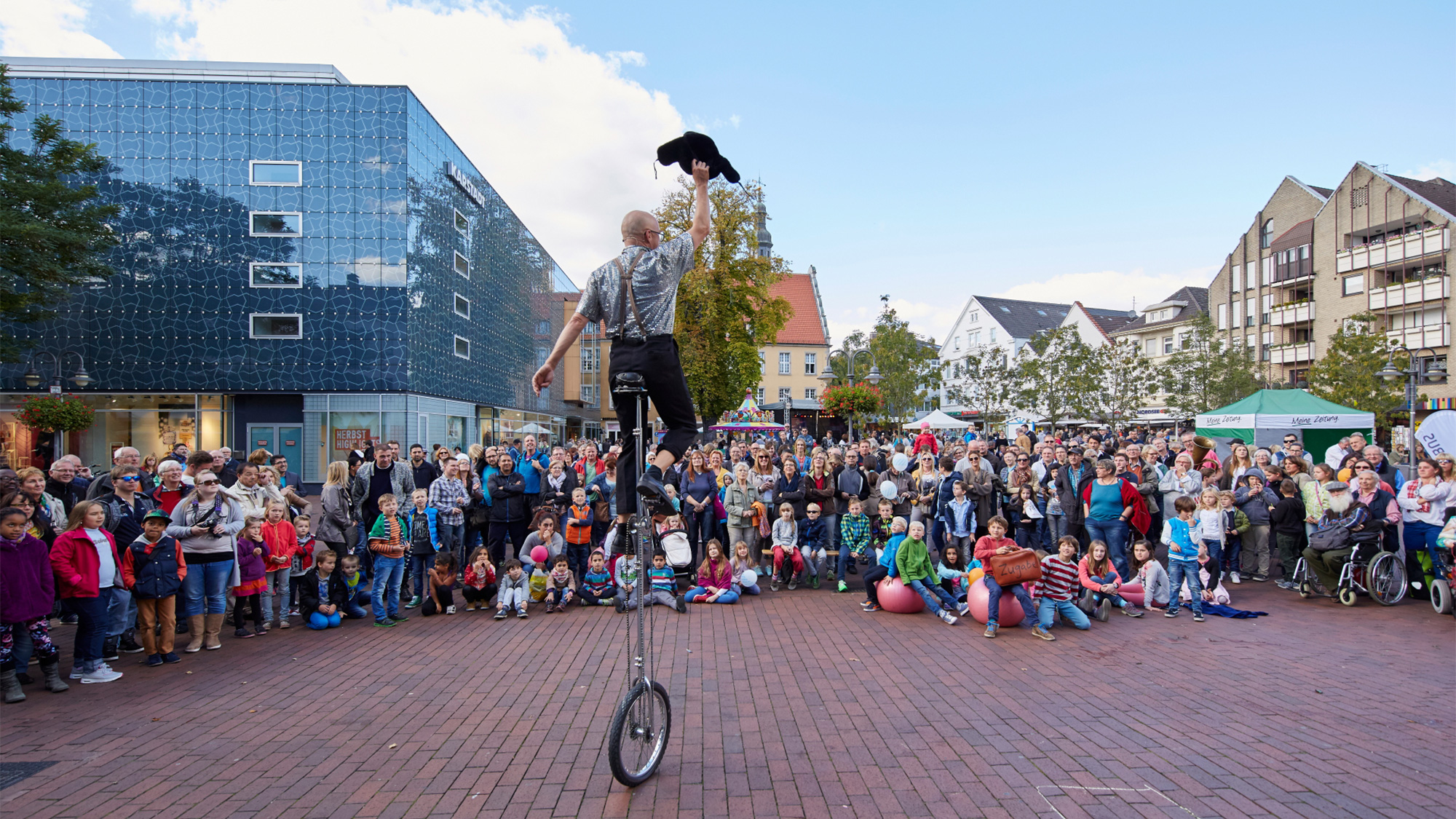 NOW Commons: »Gütersloher Straßenfiffi«, Michaeliswoche Gütersloh 2015 … NOW Commons: »Gütersloher Straßenfiffi«, Michaeliswoche Gütersloh 2015 …