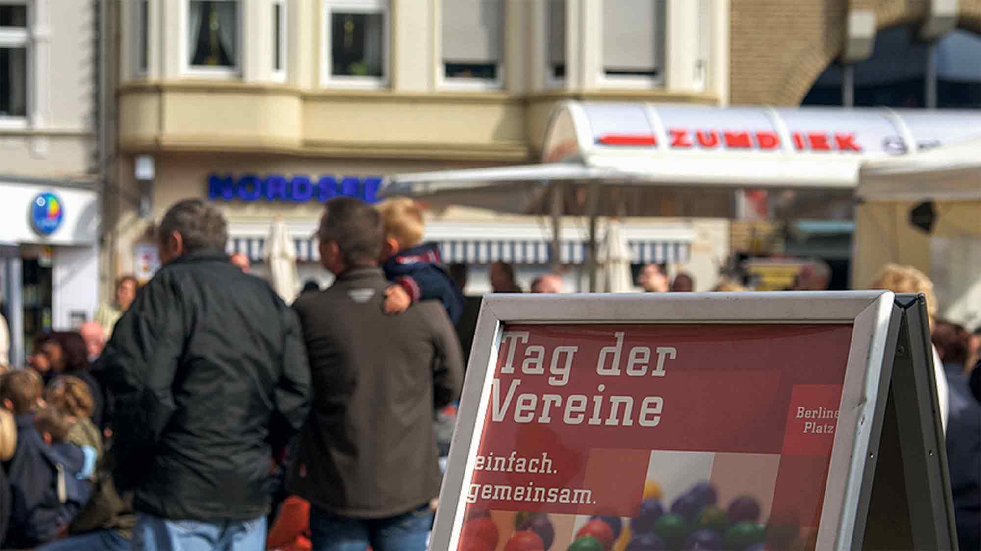 NOW Commons: »Tag der Vereine«, Berliner Platz (HVP), Michaeliswoche Gütersloh 2010