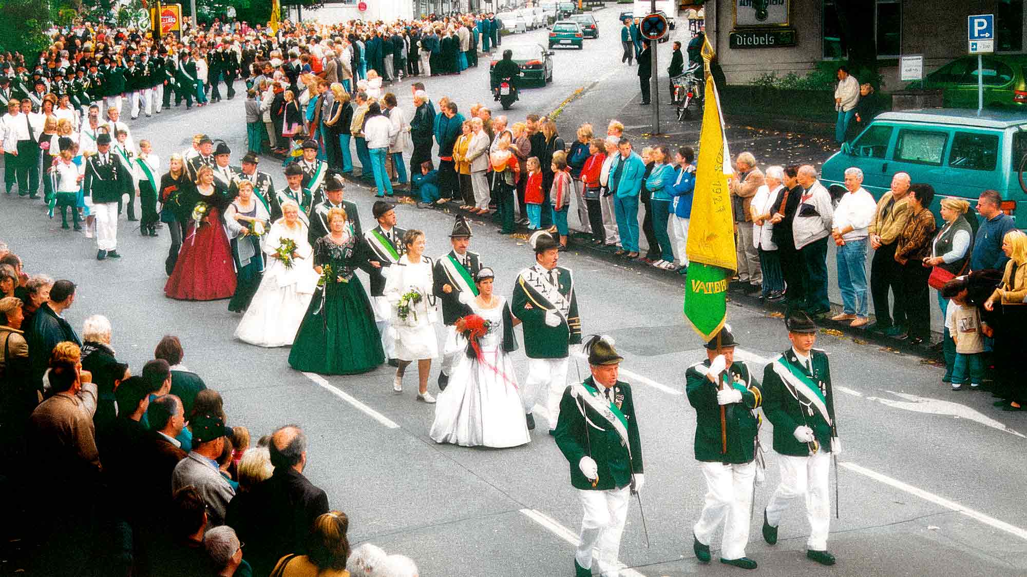 NOW Commons: Schützen im Michaelisumzug, Michaeliswoche Gütersloh 2003 NOW Commons: Schützen im Michaelisumzug, Michaeliswoche Gütersloh 2003