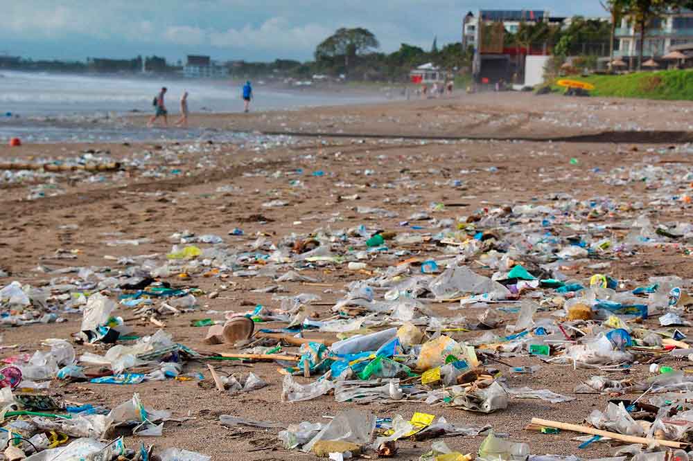 Bundesweiter Greenpeace-Protest zeigt Wege aus der Plastikkrise