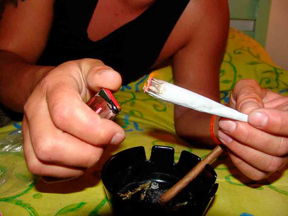 Mit Joint unterm Weihnachtsbaum? Wie weit kann und sollte die Cannabis Legalisierung gehen?