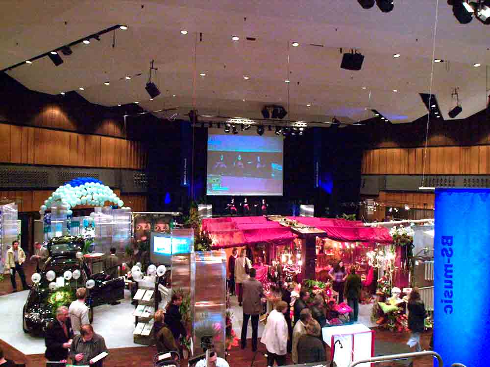 KWS History: Stadtgeschichte Gütersloh – »guetsel.de live«, die Messe in der Stadthalle Gütersloh, 2001, die Story KWS History: Stadtgeschichte Gütersloh – »guetsel.de live«, die Messe in der Stadthalle Gütersloh, 2001, die Story