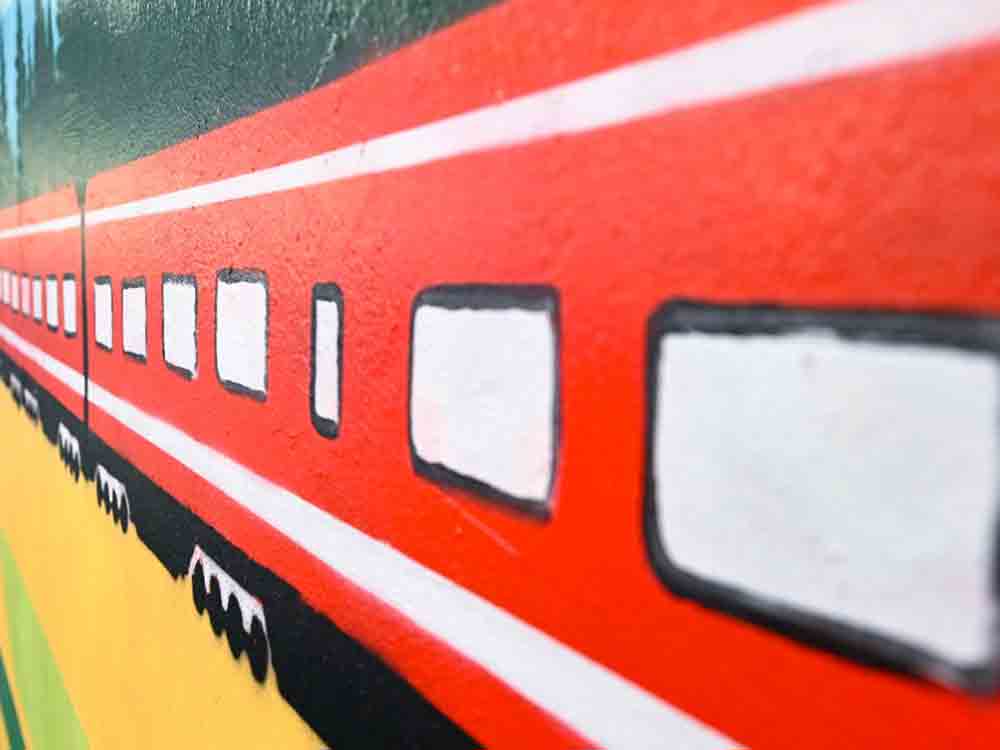 Züge, Zechen, Zootiere: DB und Land verschönern Bahnhöfe in Nordrhein-Westfalen mit bunter Graffitikunst