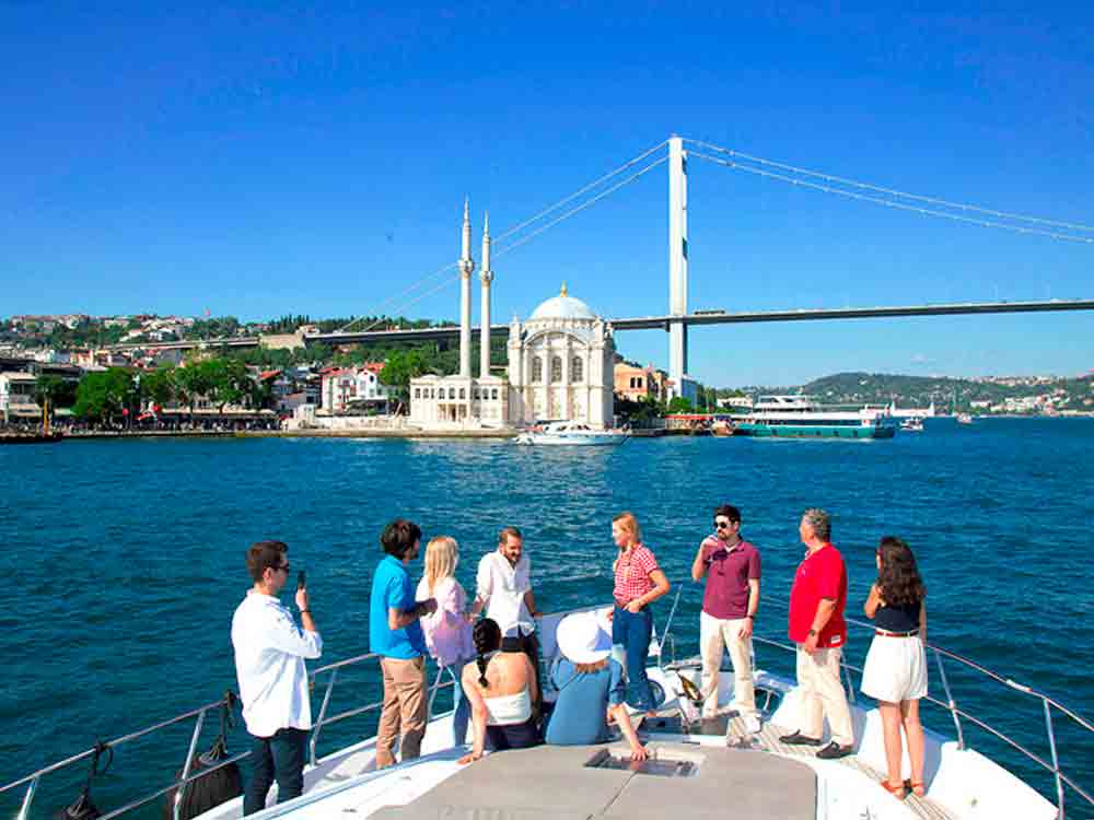 Istanbeautiful.com Encourages Travelers for a Touristic or Medical Trip to Istanbul in Turkey