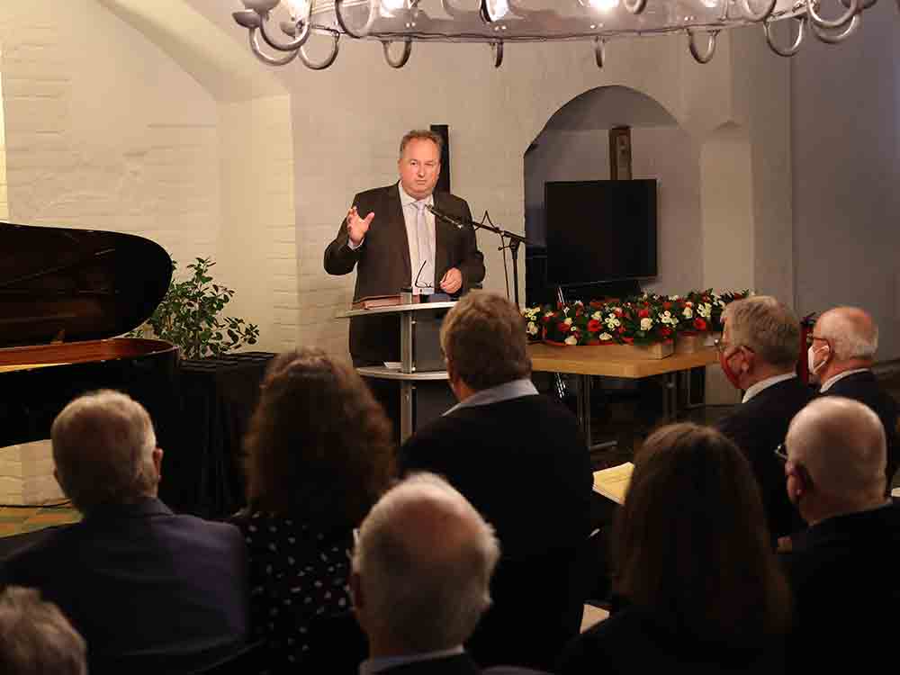 Verleihung des Ehrenringes der Stadt Cuxhaven und Verabschiedungen aus der Kommunalpolitik