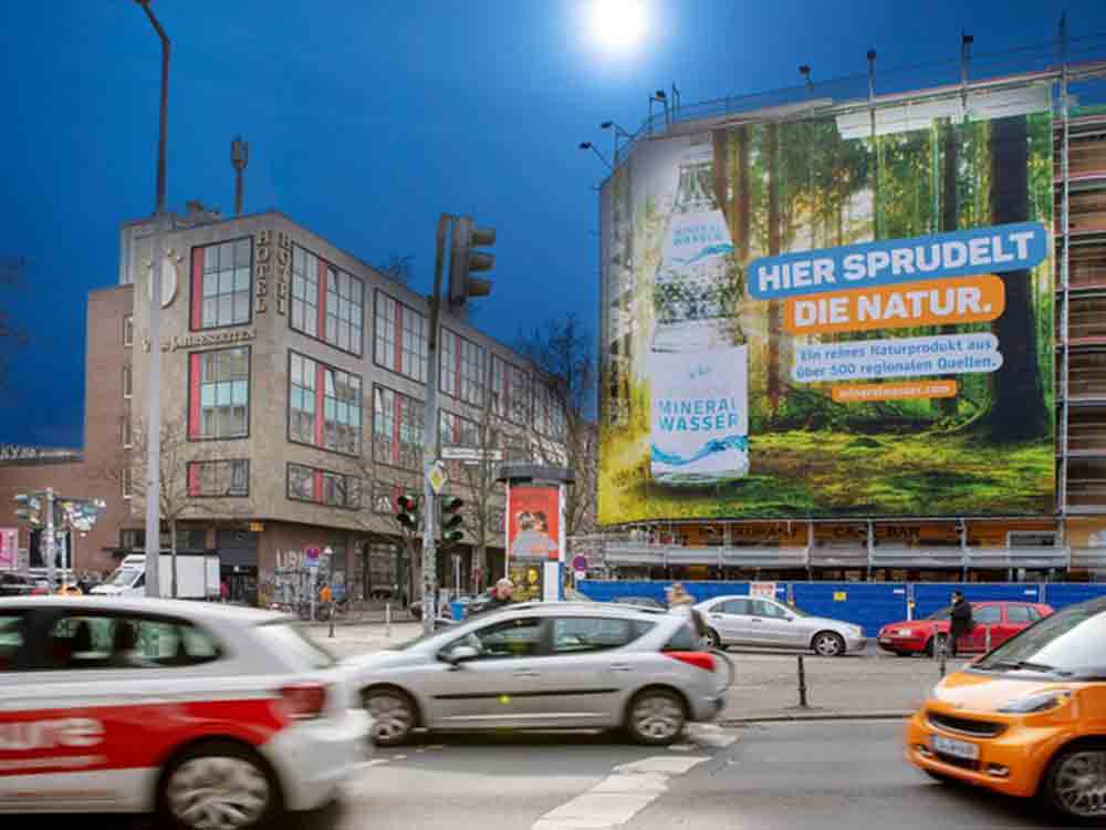 Branchenkampagne zum Weltwassertag 2022, wertvoller Schatz aus der Tiefe, Mineralwasser ist unverzichtbar Branchenkampagne zum Weltwassertag 2022, wertvoller Schatz aus der Tiefe, Mineralwasser ist unverzichtbar