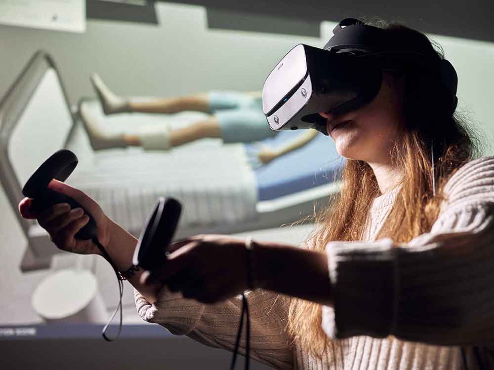 Bielefeld, Wundversorgung mit VR Brille, FH Projekt entwickelt interaktive Übungen für Studenten im Gesundheitsbereich