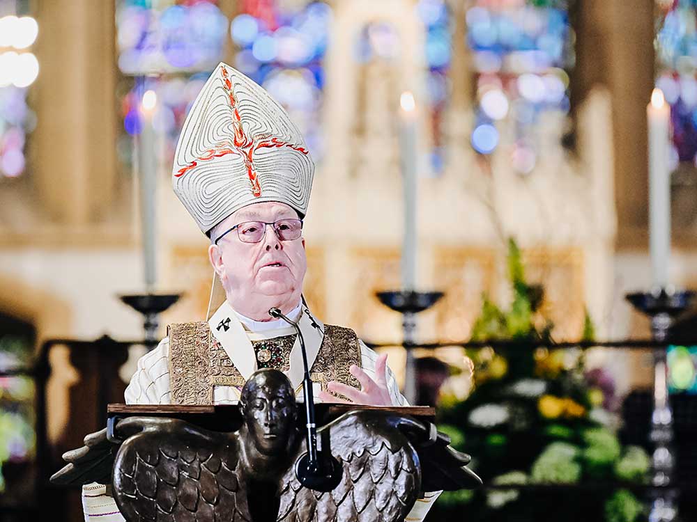 Die Osterbotschaft mit lebensbejahender Freude, Erzbischof Becker froh über Bekenntnis der Christen auch in einer gefährdeten Zeit Die Osterbotschaft mit lebensbejahender Freude, Erzbischof Becker froh über Bekenntnis der Christen auch in einer gefährdeten Zeit