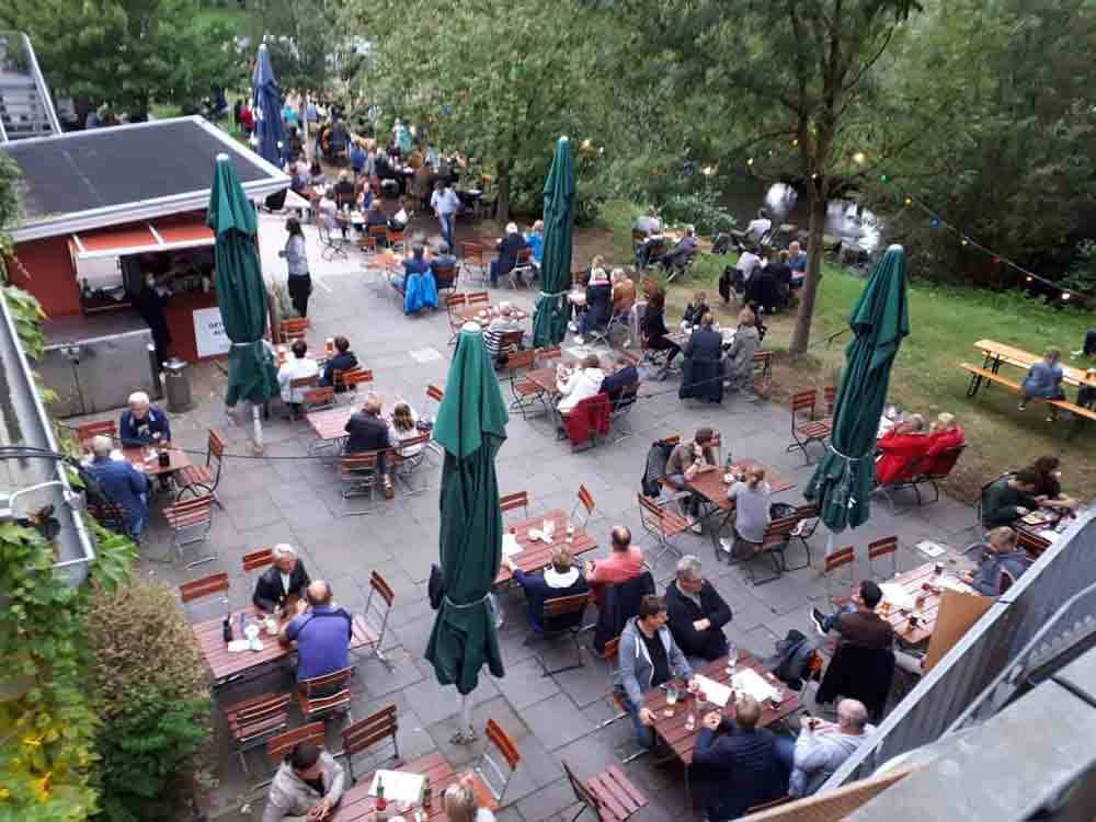 Gütersloh, Vorbereitungen für die Outdoor Saison
, Bürgerkiez blüht auf, Güterslohs Sozialkulturzentrum macht sich fit für die Saison 2022 Gütersloh, Vorbereitungen für die Outdoor Saison
, Bürgerkiez blüht auf, Güterslohs Sozialkulturzentrum macht sich fit für die Saison 2022