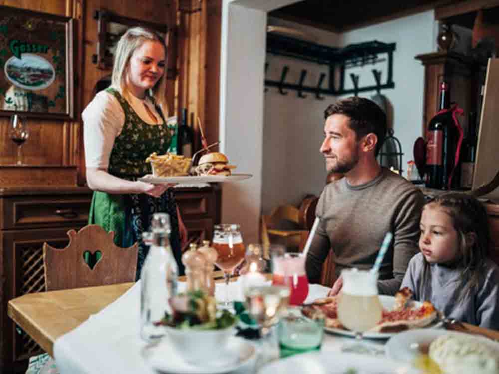 Vorzüglich schlemmen im Hotel Gut Trattlerhof und Chalets, Genussmomente mit edlen Tropfen Vorzüglich schlemmen im Hotel Gut Trattlerhof und Chalets, Genussmomente mit edlen Tropfen