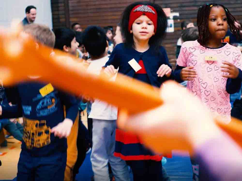 Musik und Spaß beim Kinderkonzert mit Bofrost, verbindende Momente im Sonderpädagogischen Förderzentrum München Süd Ost