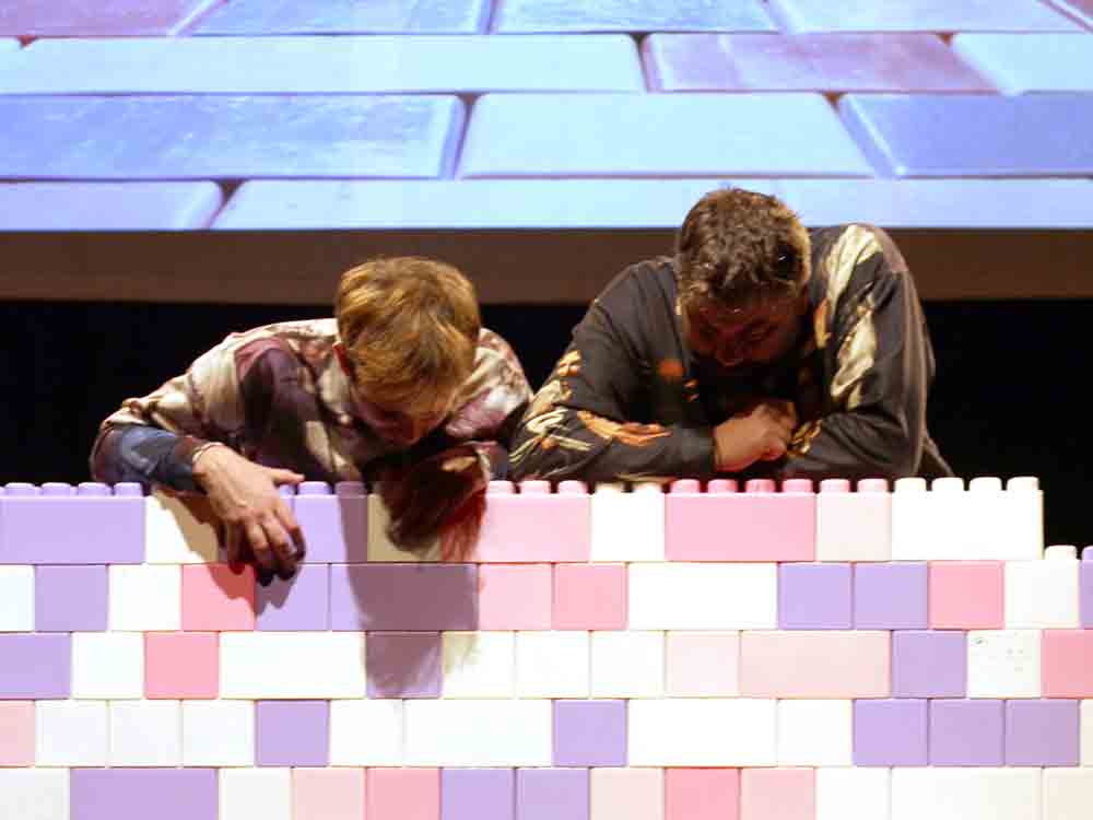 »Die Vierte Wand« im Theater Gütersloh, ein Stück für unsere Mütter und über Theater in unserem Leben, 11. und 12. Februar 2023