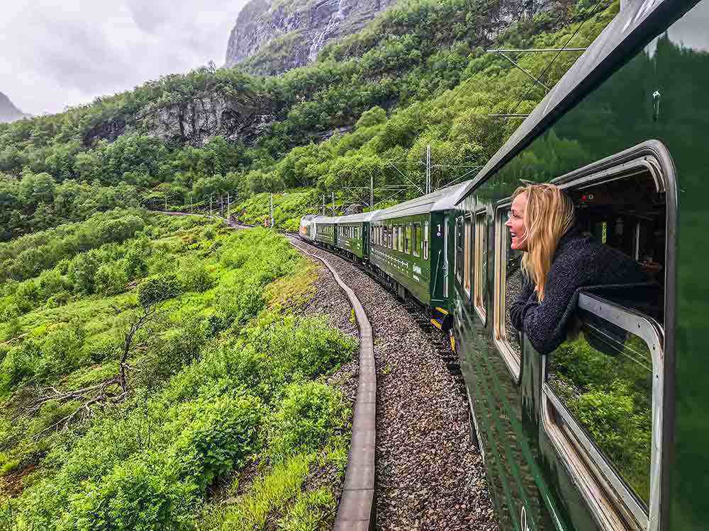 Nachhaltig reisen: Norwegen entspannt mit der Bahn erkunden, Norway Pro Travel setzt im neuen Programm 2023 auf einen möglichst minimalen ökologischen Fußabdruck