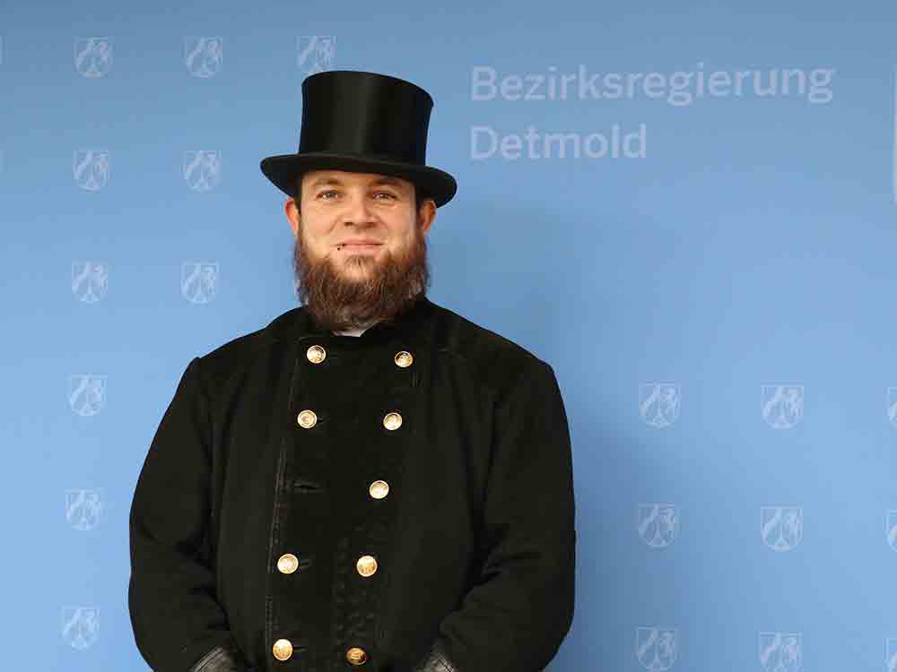 Bezirksregierung Detmold, Bezirksschornsteinfeger bestellt, Dennis Detering übernimmt den Kehrbezirk Gütersloh IV
