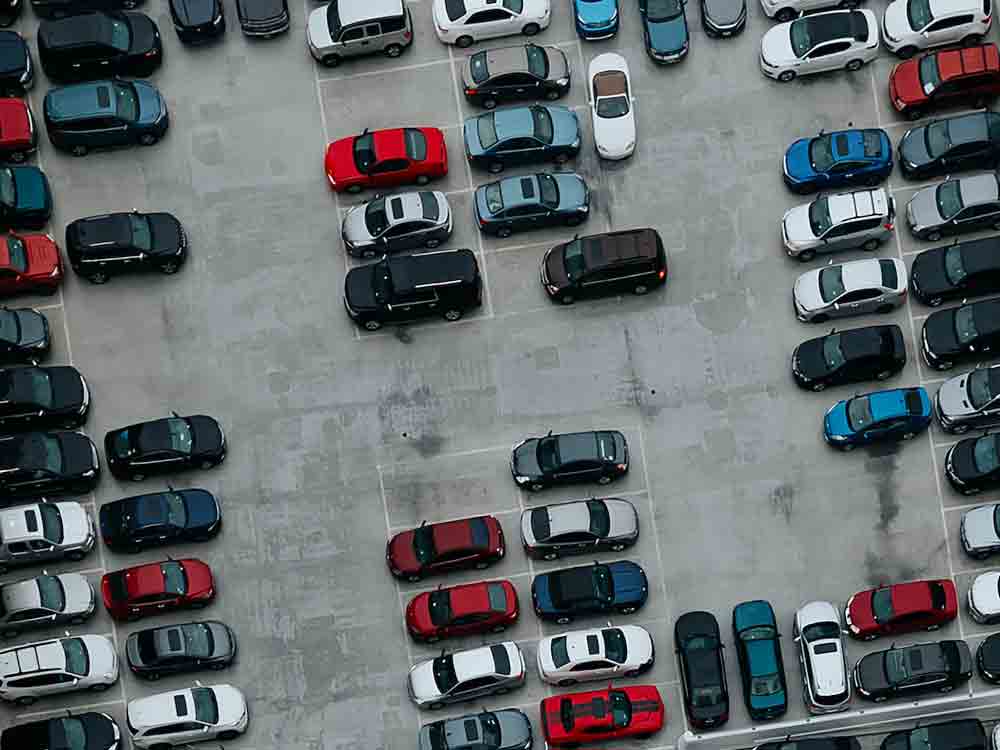Deloitte: Auslaufmodell Autokauf, Veränderungsdruck auf Hersteller wächst