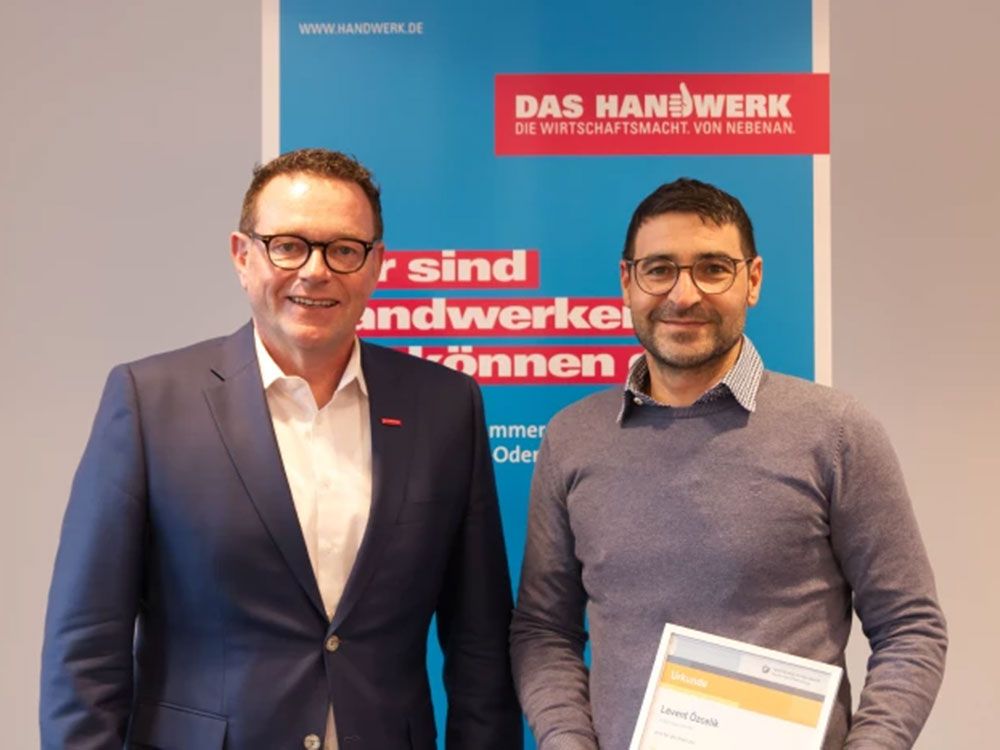Persönlichkeiten im Handwerk, Levent Özcelik mit seiner Firma Huber Bau in Eppelheim zum Gründer des Monats im Dezember 2022 gekürt