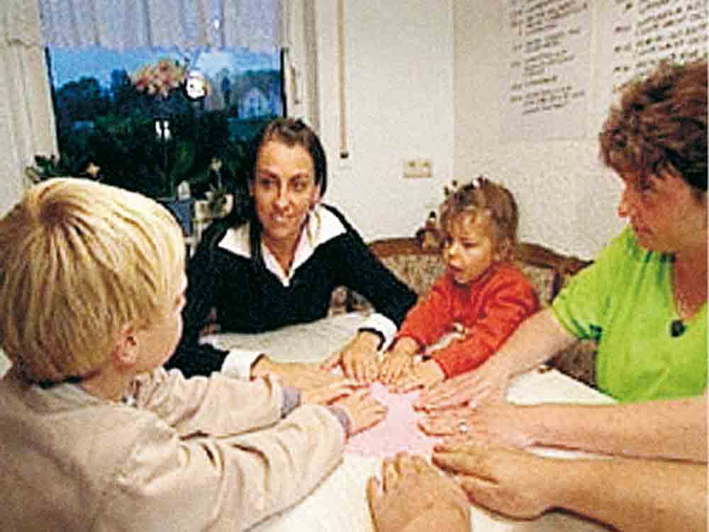 Kritik an Super Nanny, Unterschriftenaktion, Deutscher Kinderschutzbund, Kreisverband Gütersloh Kritik an Super Nanny, Unterschriftenaktion, Deutscher Kinderschutzbund, Kreisverband Gütersloh