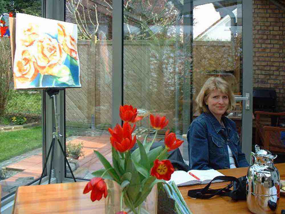 Doris Papenbreer, eine Gütsler Künstlerin, Miguel Herrero im Interview mit der Aquarellmalerin und begeisterten Reiterin aus Gütersloh