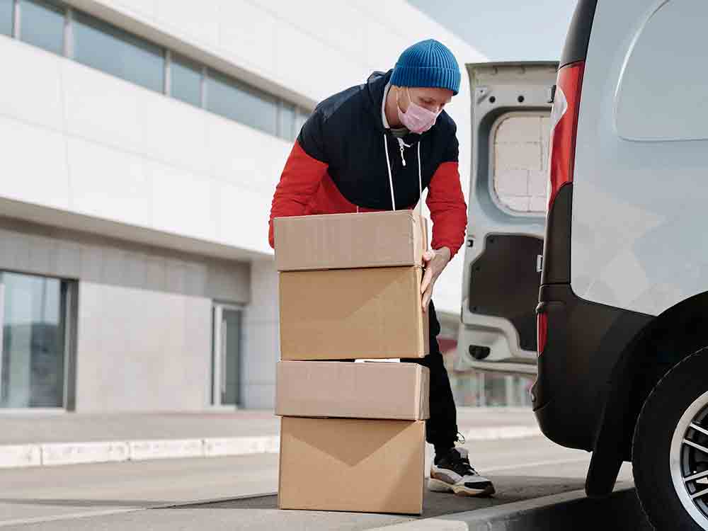 Elektromobilität: Logistikfuhrparke bieten gesicherte Flexibilität und können Stromnetze entlasten, Reiner Lemoine Institut