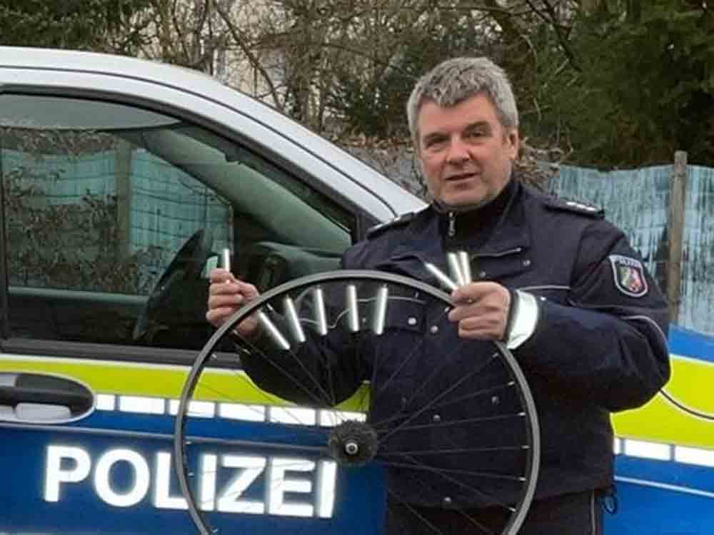 Polizei Bielefeld, Info Aktion zur Fahrradsaison 2023 am Jahnplatz, 18. März 2023