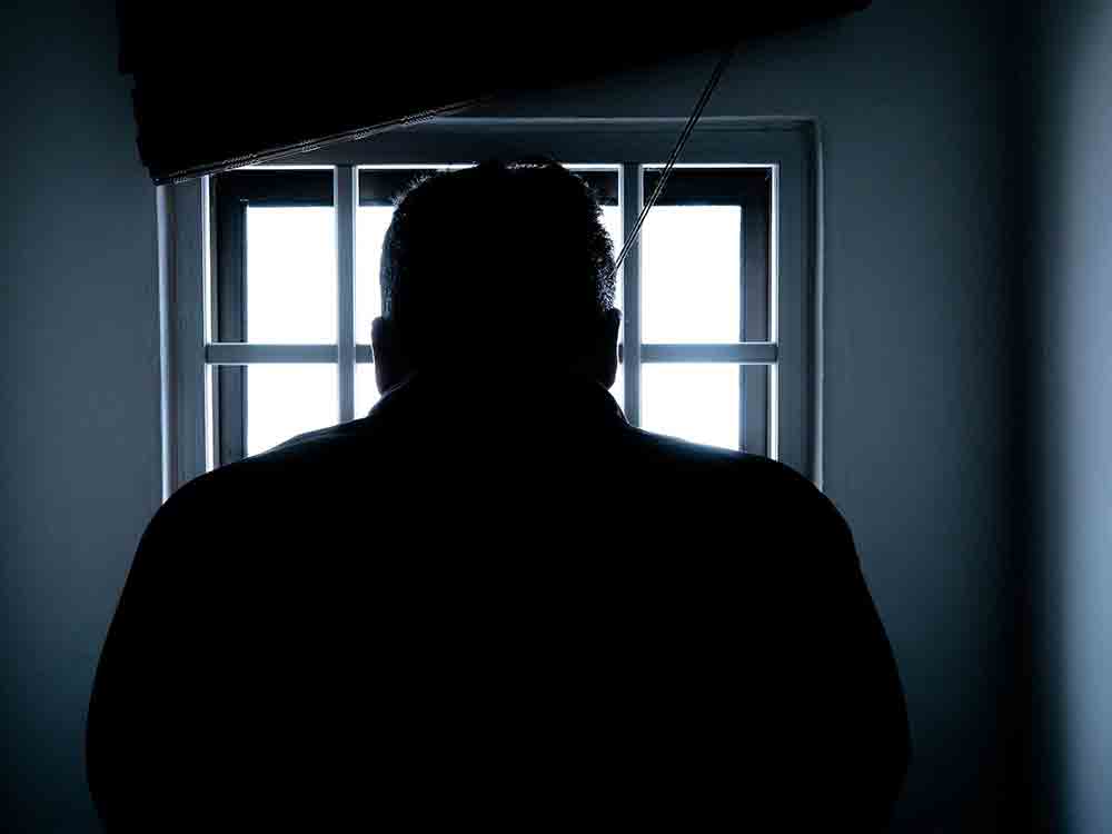 »Wenn Straftäter nach Haftentlassung krimineller sind als zuvor, stimmt etwas am System nicht«, Psychosoziale Beratungsstelle stellt Gefängnisse im 21. Jahrhundert in Frage »Wenn Straftäter nach Haftentlassung krimineller sind als zuvor, stimmt etwas am System nicht«, Psychosoziale Beratungsstelle stellt Gefängnisse im 21. Jahrhundert in Frage