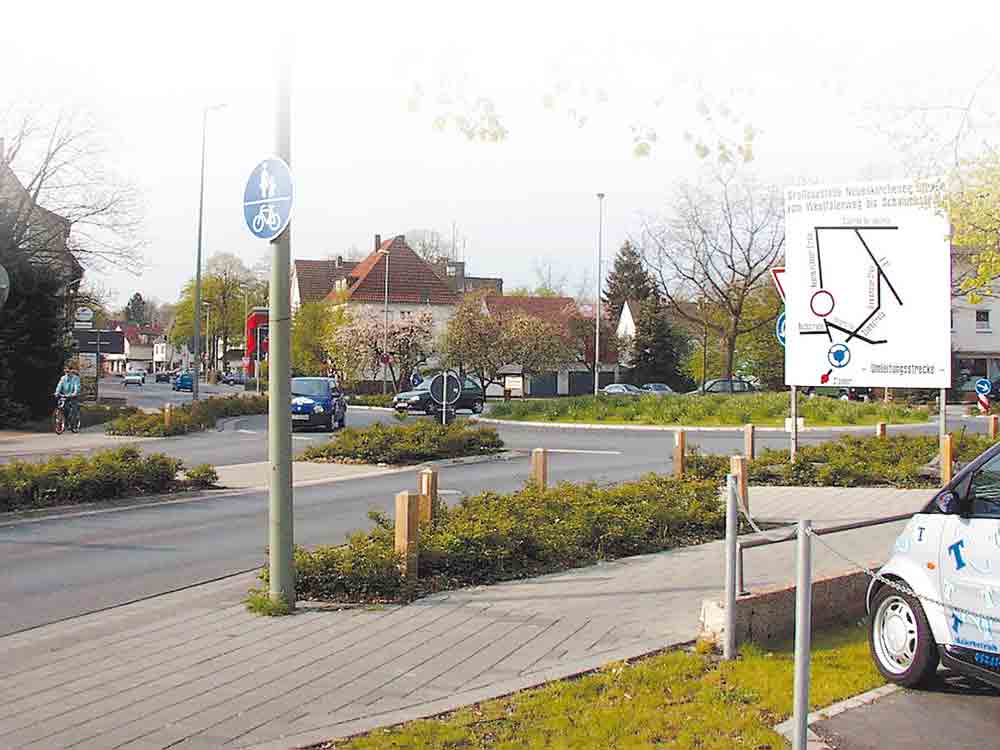 Anzeige: Gütersloh, Straßen in Gütsel, die Neuenkirchener Straße 2002
