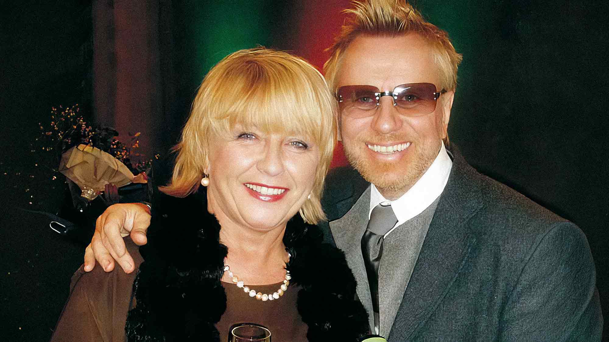 Kosmetik in Gütersloh, Happy Aging Award 2004: Gardy Kleinemas ganz weit vorne, »International Frankfurt Beauty Week« (IFBW) Kosmetik in Gütersloh, Happy Aging Award 2004: Gardy Kleinemas ganz weit vorne, »International Frankfurt Beauty Week« (IFBW)