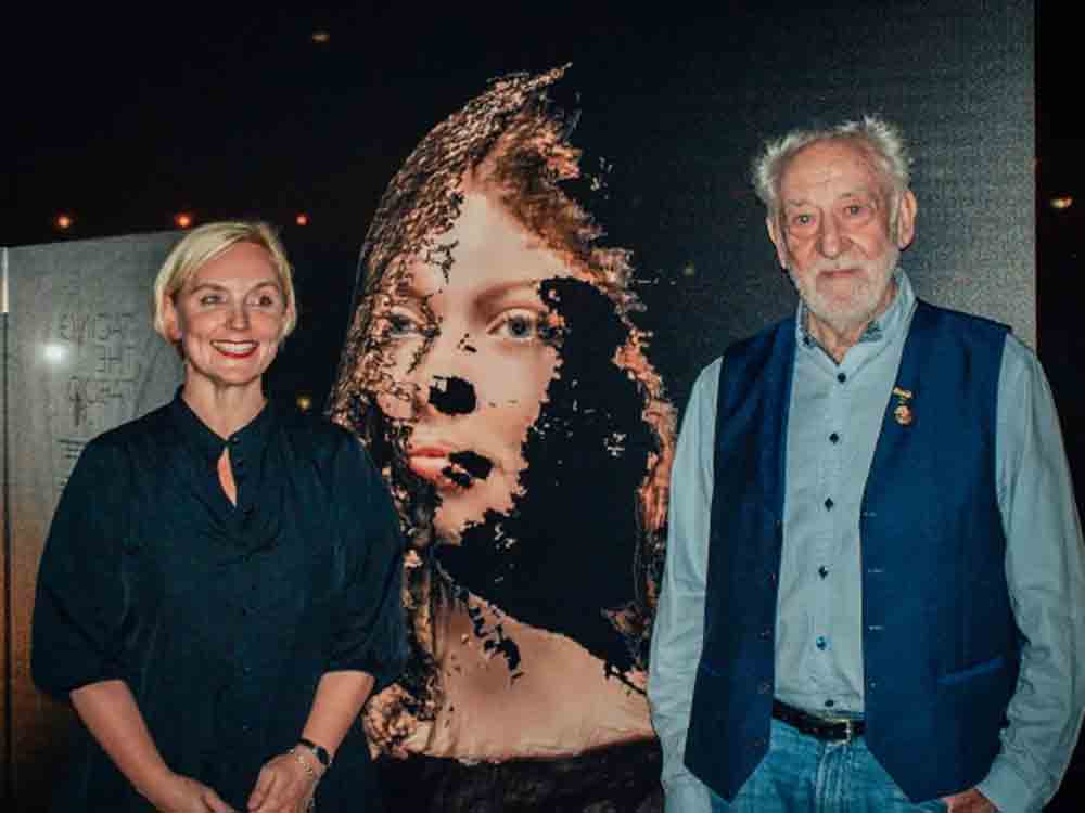 Bundesverband Kinderhospiz, im Angesicht des Tabus, »Facing the Taboo« mit Dieter Hallervorden, 20. April bis zum 10. Mai 2023 Bundesverband Kinderhospiz, im Angesicht des Tabus, »Facing the Taboo« mit Dieter Hallervorden, 20. April bis zum 10. Mai 2023