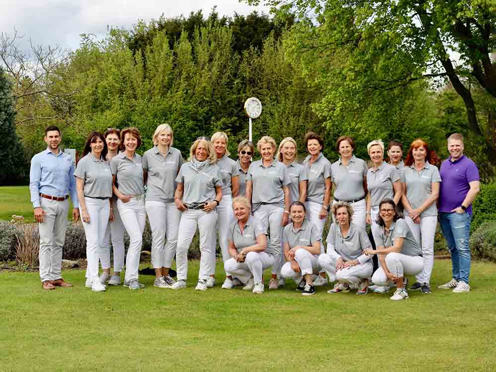 180 Grad Gruppe erweitert Kooperation mit Golfpark Meerbusch, neue Trikots für die Damenmannschaften