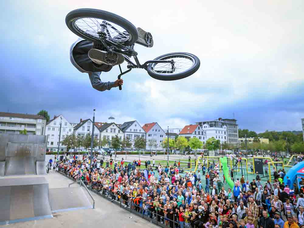 Jetzt anmelden für »Stadtwerke run & roll City«! Großer Bielefelder Sport Event steigt am 10. September 2023 – vom Kesselbrink rund um die Altstadt Jetzt anmelden für »Stadtwerke run & roll City«! Großer Bielefelder Sport Event steigt am 10. September 2023 – vom Kesselbrink rund um die Altstadt
